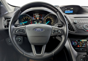 Подержанный автомобиль Ford Kuga 2018 года (21 фото)