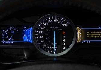Подержанный автомобиль Ford Explorer 2012 года (11 фото)