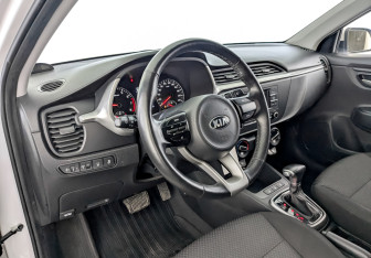 Подержанный автомобиль Kia Rio Sedan 2021 года (16 фото)
