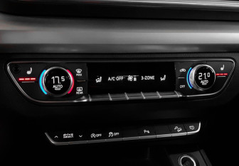 Подержанный автомобиль Audi Q5 2020 года (15 фото)