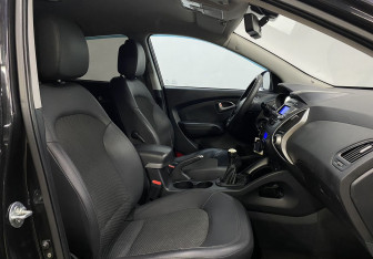 Подержанный автомобиль Hyundai ix35 2011 года (20 фото)