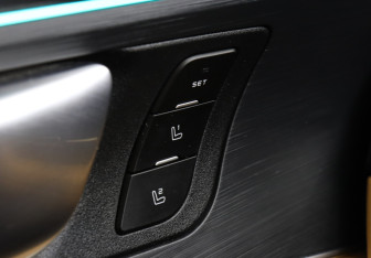 Подержанный автомобиль Changan UNI-K 2024 года (17 фото)