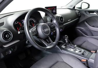 Подержанный автомобиль Audi A3 Sedan 2020 года (14 фото)
