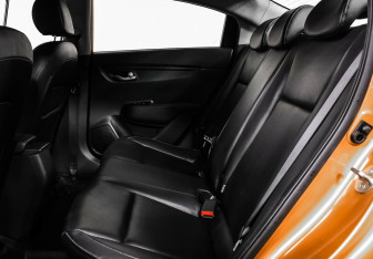 Подержанный автомобиль Kia Rio Sedan 2018 года (12 фото)