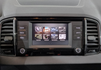 Подержанный автомобиль Skoda Karoq 2020 года (17 фото)