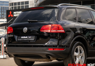 Подержанный автомобиль Volkswagen Touareg 2012 года (17 фото)