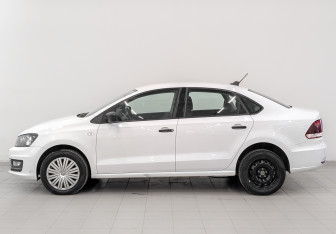 Подержанный автомобиль Volkswagen Polo Sedan 2019 года (8 фото)