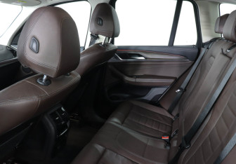 Подержанный автомобиль BMW X3 2020 года (14 фото)