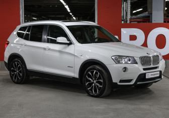 Подержанный автомобиль BMW X3 2014 года (3 фото)