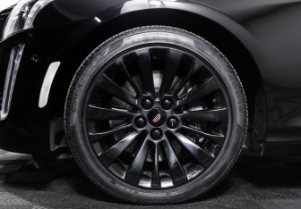 Подержанный автомобиль Cadillac CTS Sedan 2015 года (26 фото)