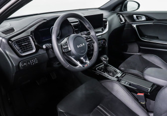 Подержанный автомобиль Kia Ceed Wagon 2021 года (12 фото)