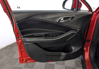 Подержанный автомобиль Москвич 3 2024 года (18 фото)