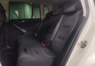 Подержанный автомобиль Volkswagen Tiguan 2008 года (11 фото)