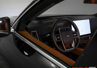 Подержанный автомобиль LiXiang L7 2024 года (19 фото)