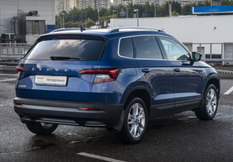Подержанный автомобиль Skoda Karoq 2021 года (5 фото)