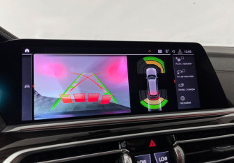 Подержанный автомобиль BMW X7 2020 года (21 фото)