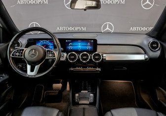 Подержанный автомобиль Mercedes-Benz GLB 2021 года (14 фото)