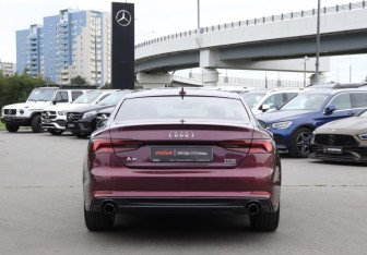 Подержанный автомобиль Audi A5 Coupe 2017 года (6 фото)