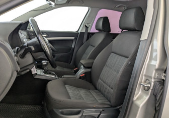 Подержанный автомобиль Skoda Octavia Wagon 2012 года (18 фото)