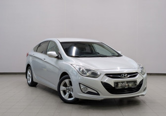 Подержанный автомобиль Hyundai i40 Sedan 2014 года (19 фото)