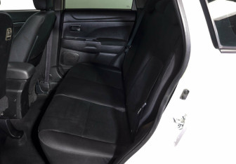 Подержанный автомобиль Mitsubishi ASX 2014 года (10 фото)