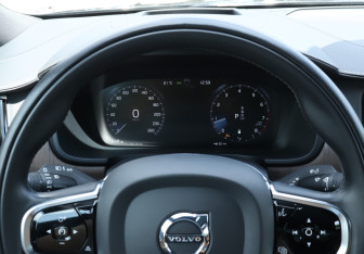 Подержанный автомобиль Volvo S90 2021 года (11 фото)
