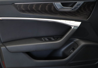 Подержанный автомобиль Audi A6 Sedan 2021 года (19 фото)