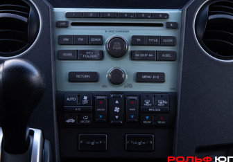 Подержанный автомобиль Honda Pilot 2008 года (14 фото)