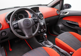 Подержанный автомобиль Opel Corsa 2008 года (9 фото)