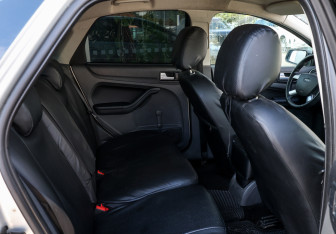 Подержанный автомобиль Ford Focus Sedan 2007 года (11 фото)