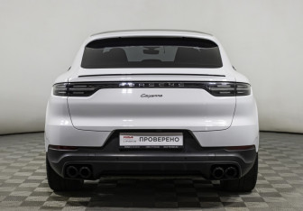 Подержанный автомобиль Porsche Cayenne 2019 года (7 фото)