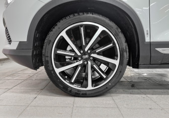 Новый FAW Bestune T77 2023 (7 фото)