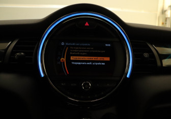 Подержанный автомобиль MINI Hatch 2021 года (20 фото)