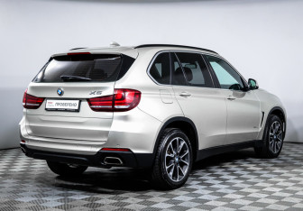 Подержанный автомобиль BMW X5 2016 года (5 фото)