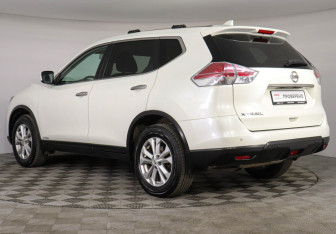 Подержанный автомобиль Nissan X-Trail 2017 года (7 фото)