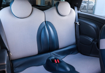 Подержанный автомобиль MINI Hatch 2006 года (10 фото)
