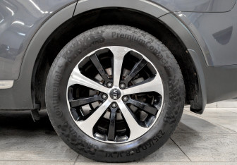 Подержанный автомобиль Kia Sorento 2016 года (18 фото)