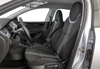 Подержанный автомобиль Skoda Octavia Liftback 2019 года (20 фото)
