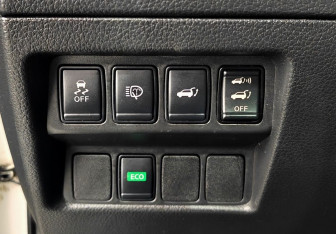 Подержанный автомобиль Nissan X-Trail 2017 года (17 фото)