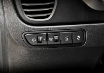 Подержанный автомобиль Kia Rio Hatchback 2021 года (26 фото)