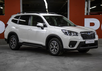 Подержанный автомобиль Subaru Forester Suv 2020 года (3 фото)