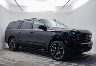 Подержанный автомобиль Chevrolet Suburban 2023 года (5 фото)
