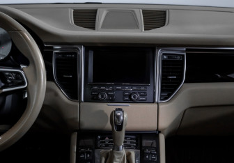 Подержанный автомобиль Porsche Macan 2014 года (13 фото)