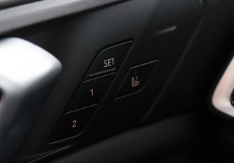 Подержанный автомобиль BMW X5 2021 года (18 фото)