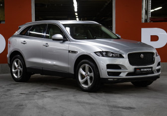 Подержанный автомобиль Jaguar F-Pace 2016 года (3 фото)