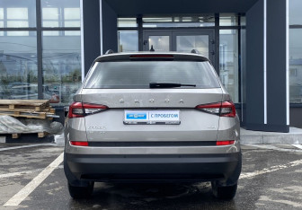 Подержанный автомобиль Skoda Kodiaq 2020 года (6 фото)