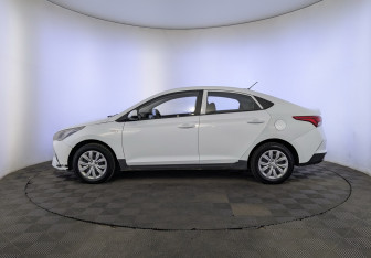 Подержанный автомобиль Hyundai Solaris Sedan 2020 года (8 фото)