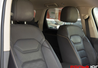 Подержанный автомобиль Volkswagen Touareg 2018 года (13 фото)