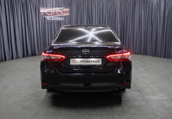 Подержанный автомобиль Toyota Camry Sedan 2021 года (3 фото)