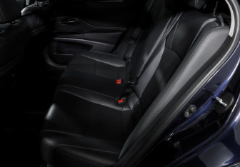 Подержанный автомобиль Lexus ES 2020 года (10 фото)